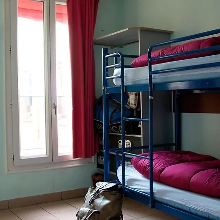 Internationale Des Jeunes Hostel *