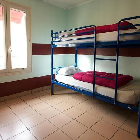 Internationale Des Jeunes Hostel Paris