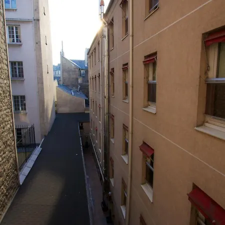 Internationale Des Jeunes * Paris