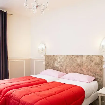 Internationale Des Jeunes Hostel