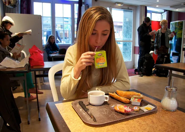 Internationale Des Jeunes * Parigi