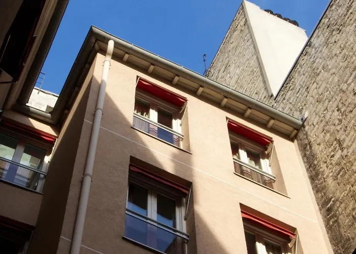 Internationale Des Jeunes Ostello *