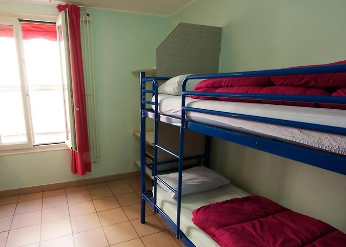 Internationale Des Jeunes Ostello *