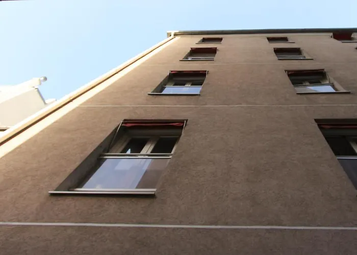 Ostello Internationale Des Jeunes Parigi